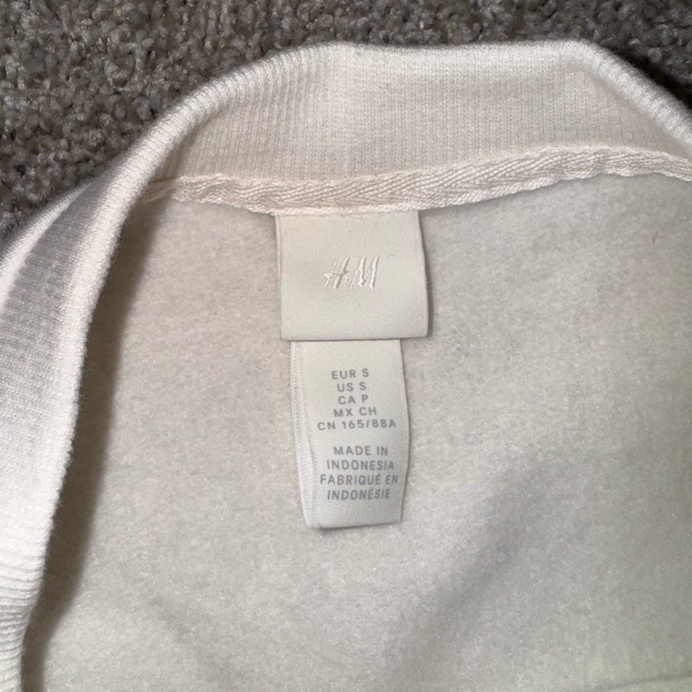 H&M White Sweatshirt - Picture 2 of 2